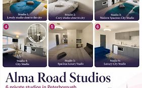 Roomello Luxury City Studios